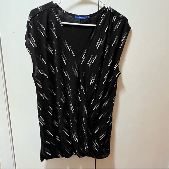 Black Apt 9 Knit V Neck Surplice Top with Circle Print, Size XL - Picture 1 of 6